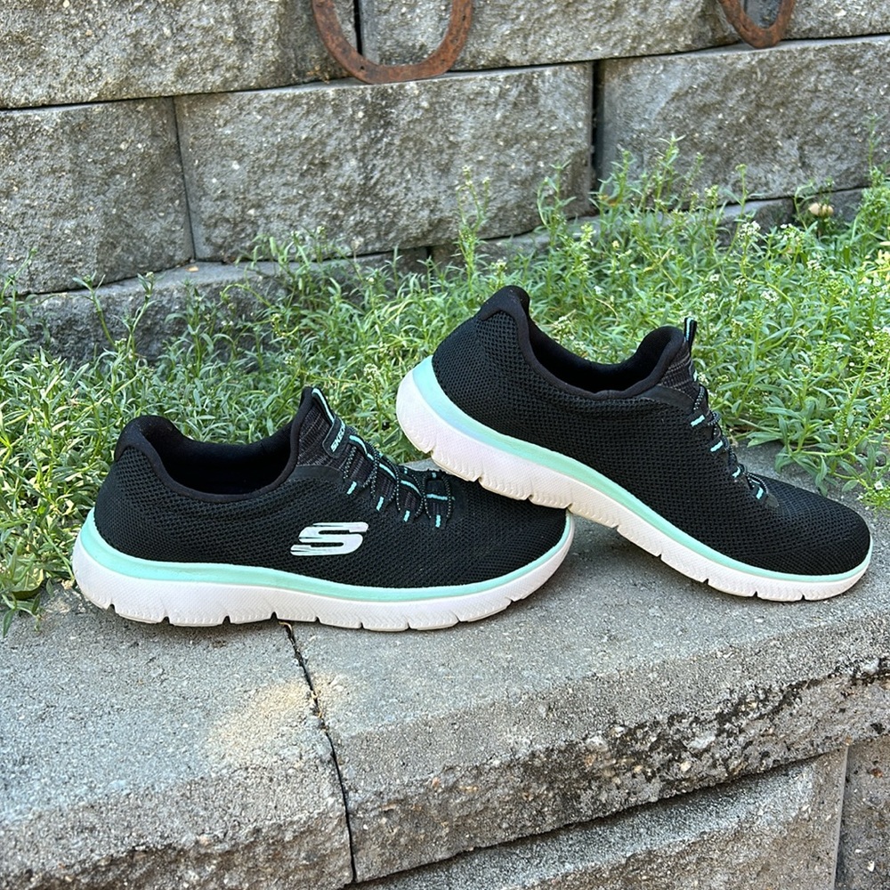 Skechers black slip on tennis shoes w/memory foam